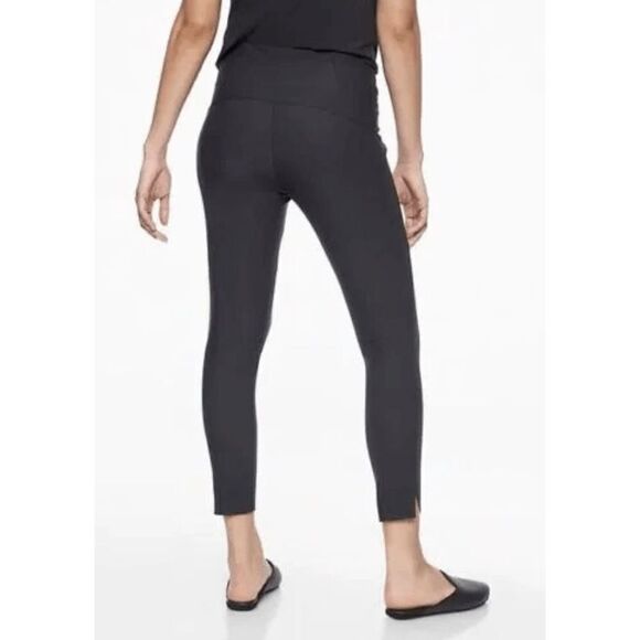 NWOT ATHLETA Stellar Crop Pant Size Medium - Picture 2 of 4